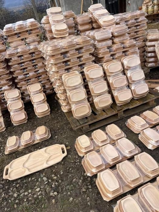 Platou plus 12 farfurii