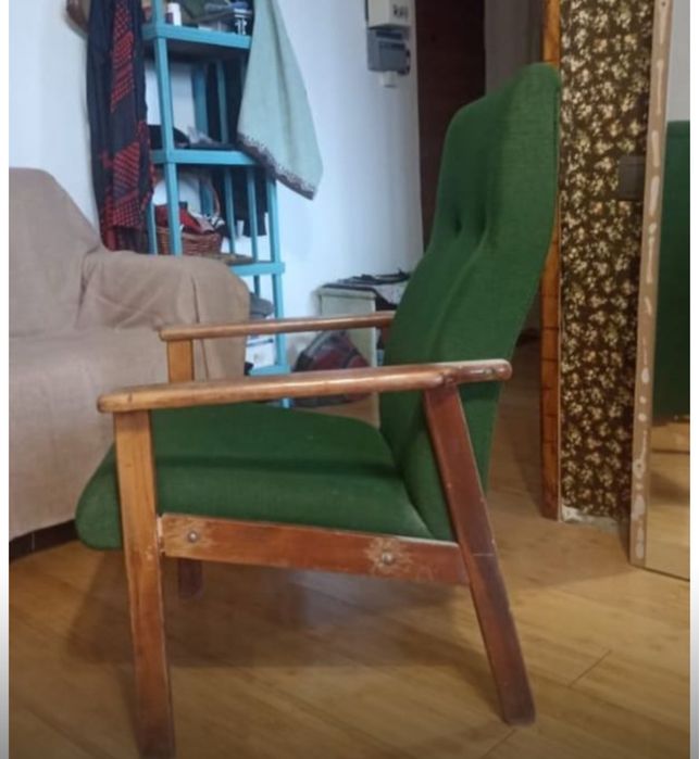 Продам  винтажное кресло.