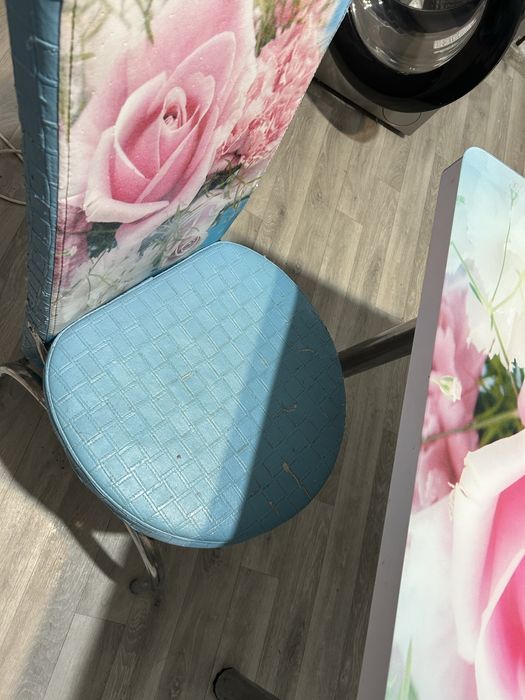 Продам стол кухонный