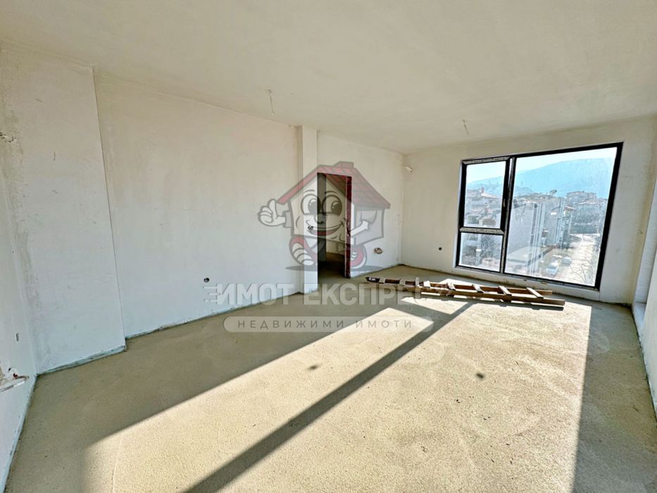 Продава се Тристаен апартамент в Асеновград - 137 кв.м за 1022 €/кв.м - Снимка #5