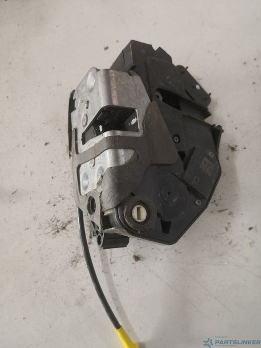 Broasca Usa Dreapta Fata Ford Fiesta Vi [ 2008 - > ] Oem 8A6Aa26412Ae