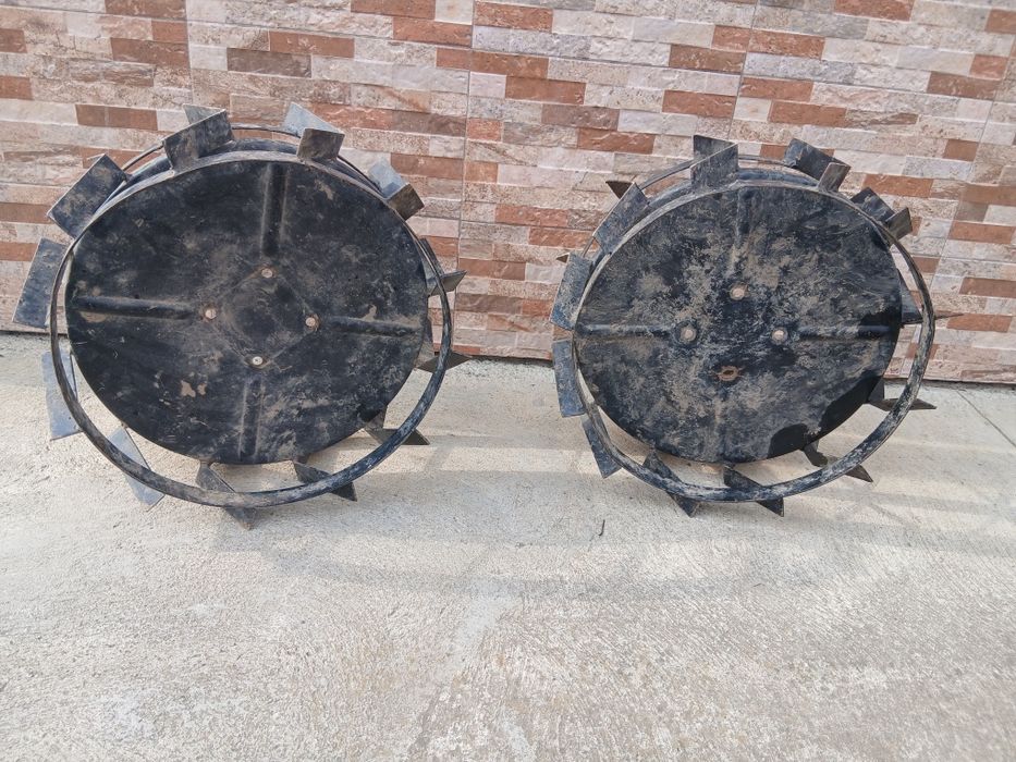 Roți din fier pentru motocultor- motosapă  Diametru 47 cm.