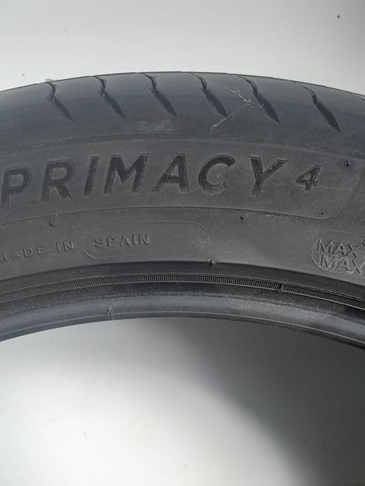 O anvelopă de vară MICHELIN  255 /40 R18