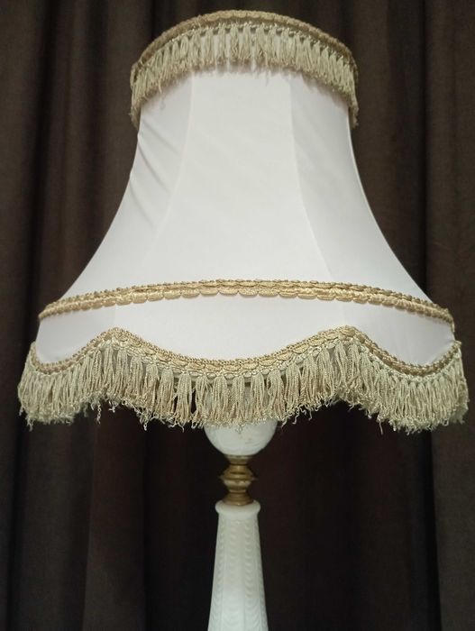 Красиви старинни лампи с абажури - лампа