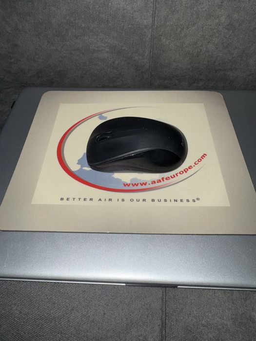 Laptop cu acesorii in stare perfecta 100%