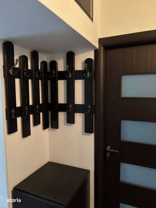 Apartament cu 3 camere, etaj 3, Craiovita Noua