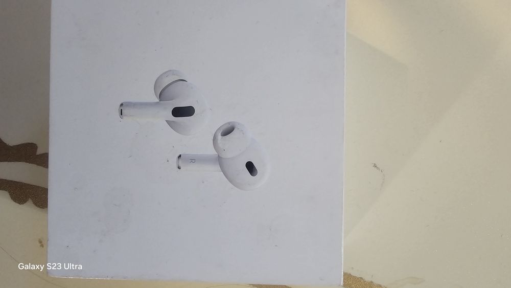 Продавам чисто нови Apple AirPods Pro – не са отваряни, в оригиналната
