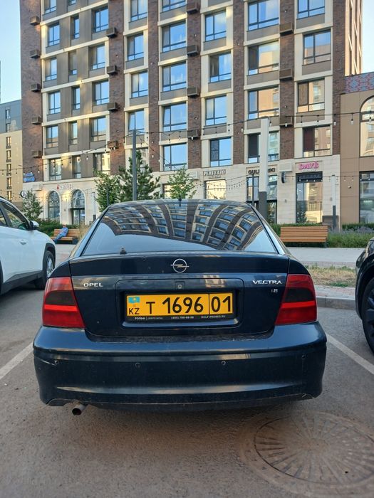 Opel vectra 1.8 2000г.