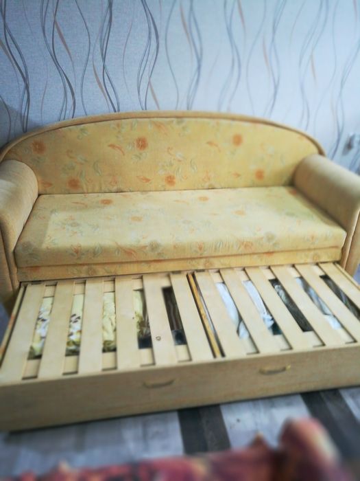 Продам диван раздвижной