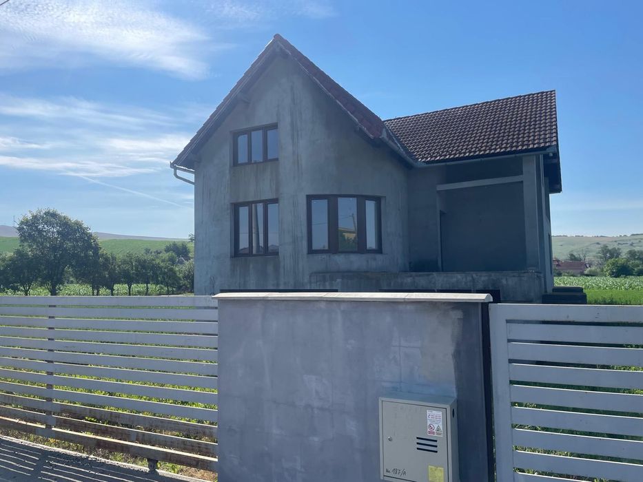 Casă de vânzare