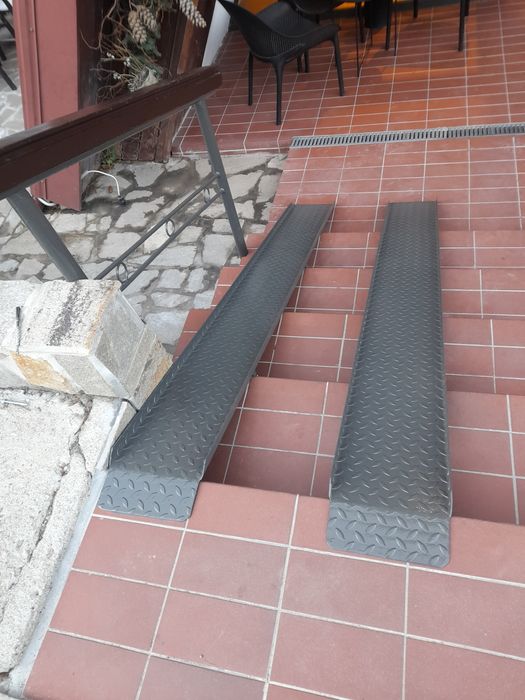 Пътеки,рампи,сгъваеми и статични, подходящи за всякакви стълбища!