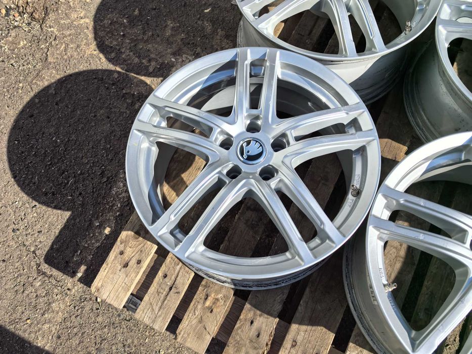 18 цола 5 х 112 мм Фолксваген / Шкода / Сеат / АУДИ - 7,5 Инча / ЕТ 42