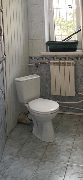 Унитаз с бочком, в хорошем состоянии