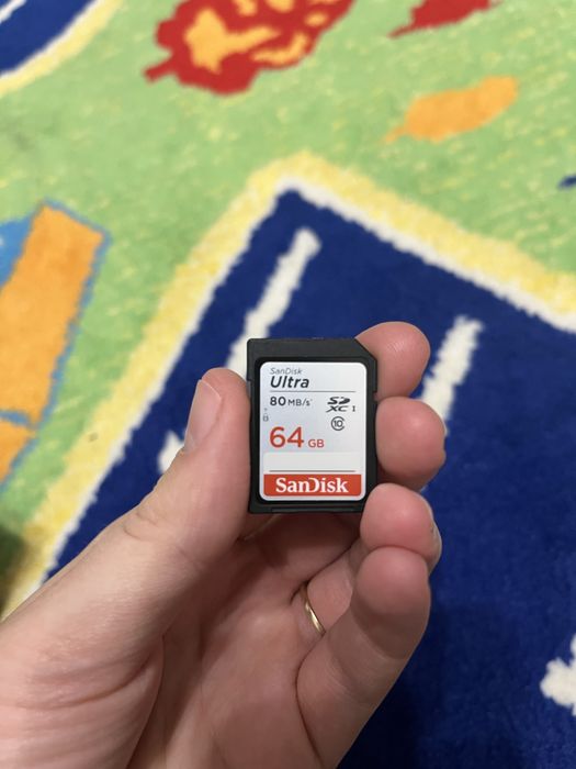 Aparat nikon d5200 cu obiectiv macro, blit si accesorii