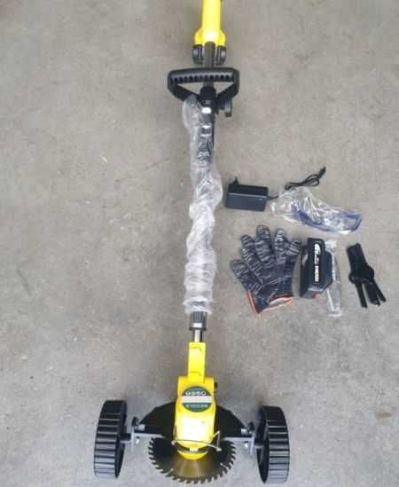 Акумулаторен тример 36V 8A с колелца и  аkсесоари батерия и зарядно