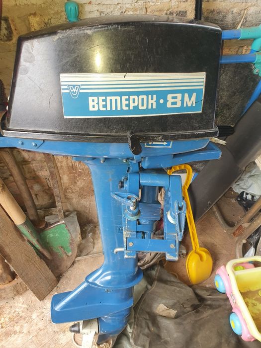 Надувная лодка с мотором ""Ветерок-8м"