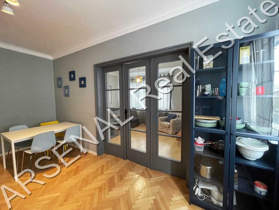 Дава се под наем Тристаен апартамент в София, Център - 100 кв.м за 790 € - Снимка #2