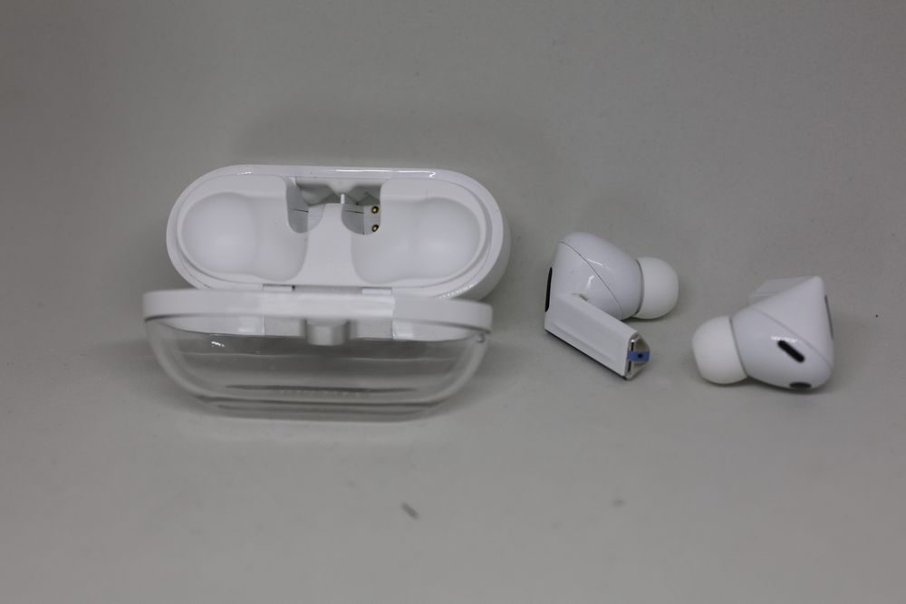 Samsung Galaxy Buds 3 Pro в отлично състояние