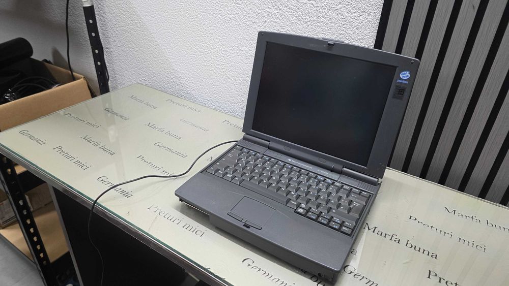 Laptop de colectie - Texas Instruments Extensa 600CD - Impecabil