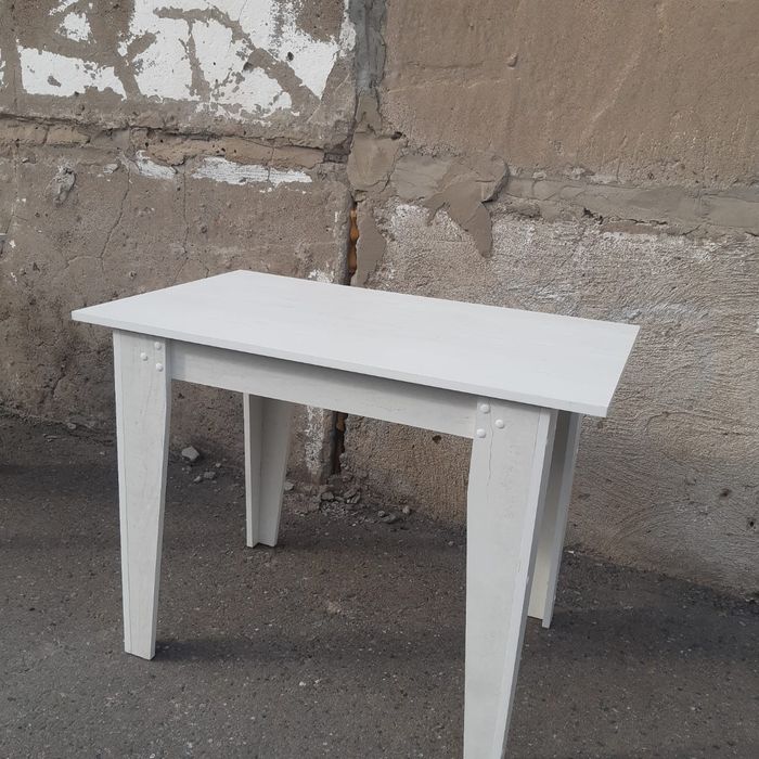 Продам кухонный стол