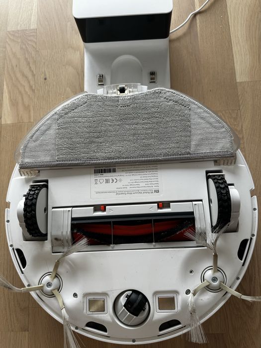 Xiaomi Mi Robot Vacuum-Mop Essential