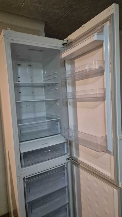 Холодильник Samsung