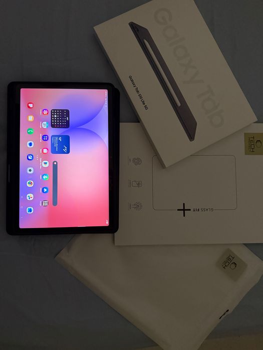 Продавам чисто нов таблет Samsung galaxy s10 lite 5g 128gb grey