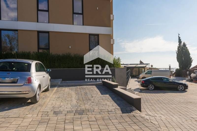 Продава се Двустаен апартамент в Варна, Бриз - 63 кв.м за 1174 €/кв.м - Снимка #8
