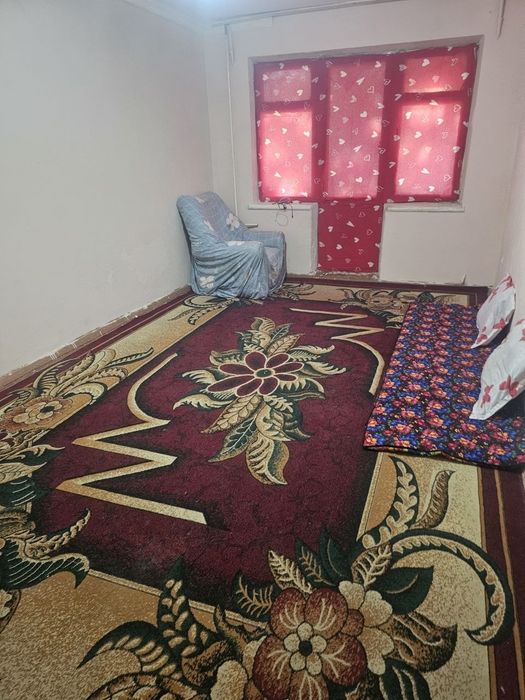 Samarqand shahrida mikrorayonda 2 xonali uy ijaraga beriladi uy