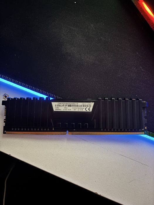 Schimb RAM DDR4 8 Gb