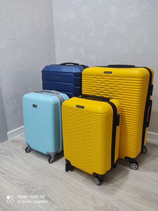 Продам чемоданы на колесах