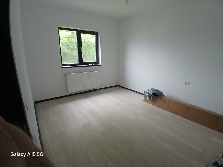 Propietar vand casa 3 camere in Hemeiusi