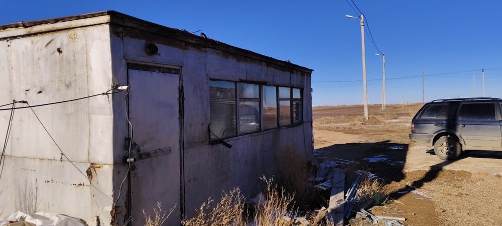 Продаются вагончик и бочка