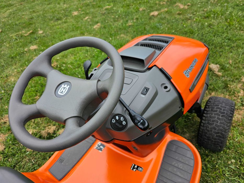 Тракторна Косачка HUSQVARNA / KOHLER. 15.к.с. ПЕРФЕКТНА