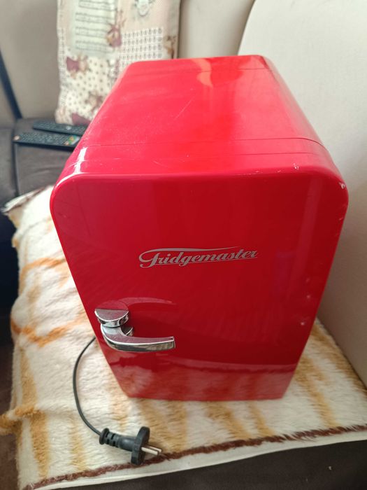 Мини хладилник Fridgemaster FM-05