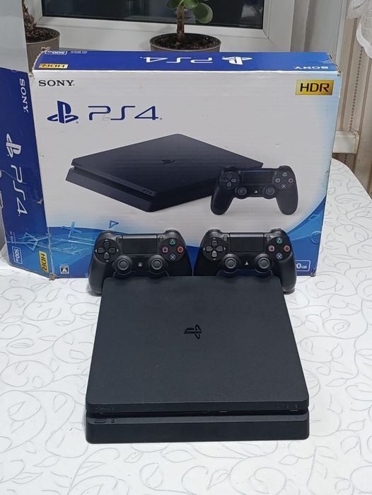 Приставка PS4 slim