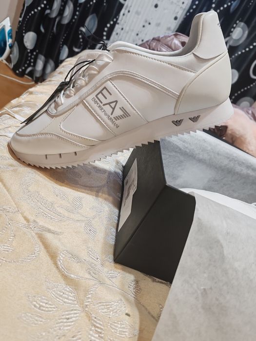 De vânzare adidași armani