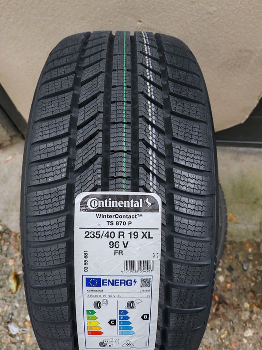 235 40 19 Continental зимна гума нова