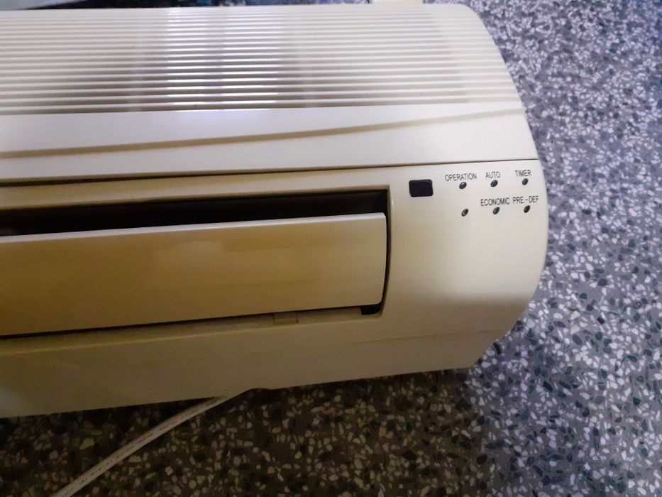 Вътрешно работещо тяло  и дистанционно за климатик Midea