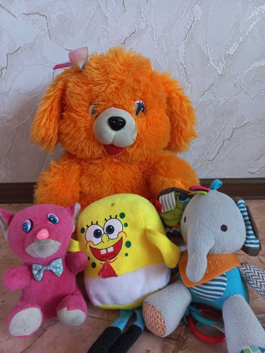 Игрушки мягкие + лабиринт