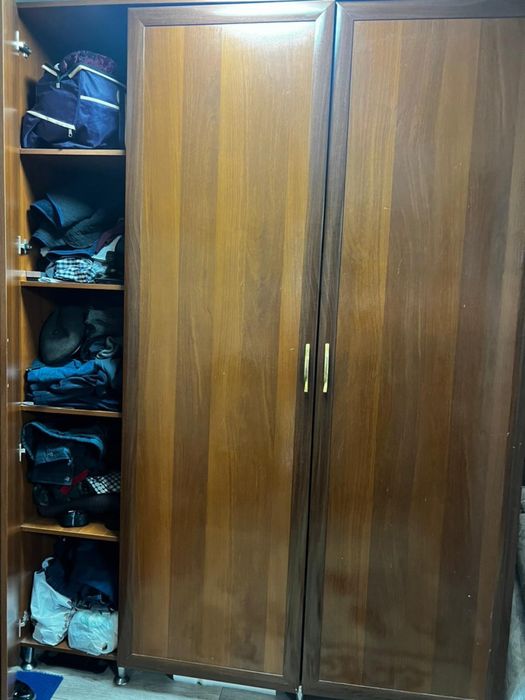 Шифоньер коричневый