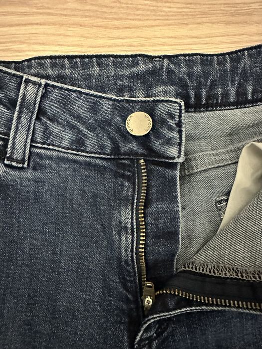 Тъмносини дънки Motivi