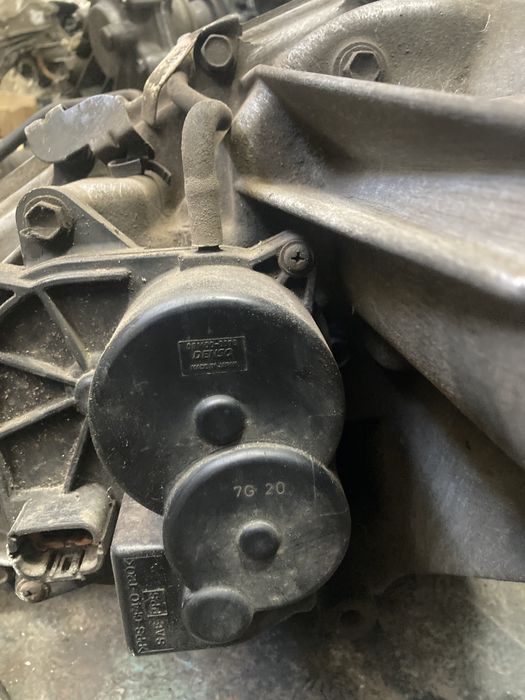 Nissan navara d40 2.5d 2008година avtomat Раздатъчна Кутия