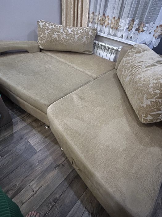 Продам диван угловой