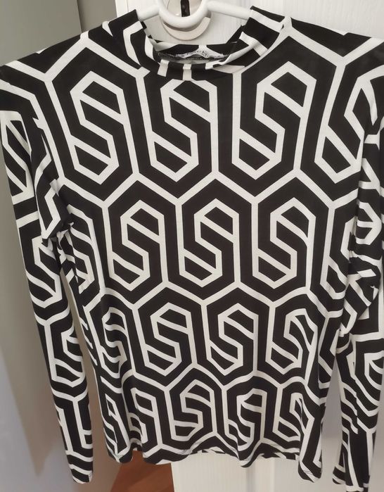 Геометрична Дамска блузка