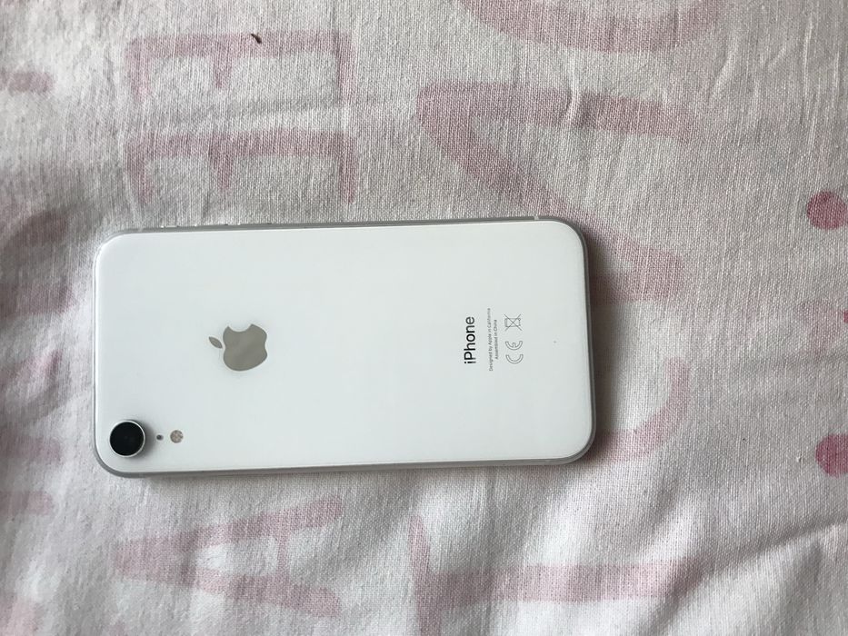 Продам iphone xr в отличном состоянии