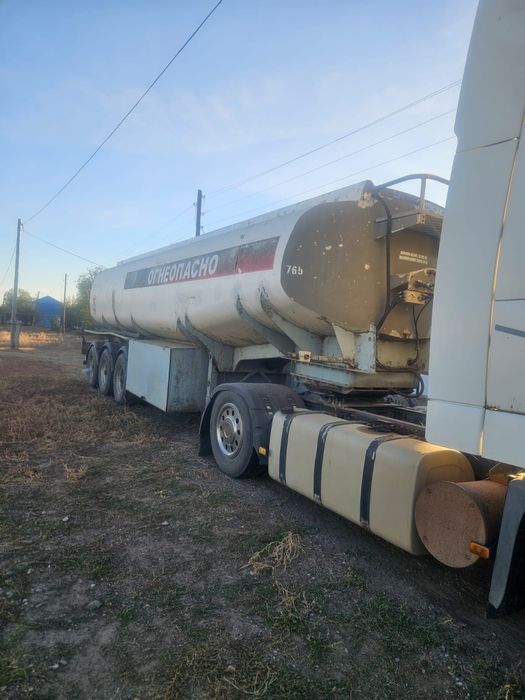 Тягач с бочкой Volvo