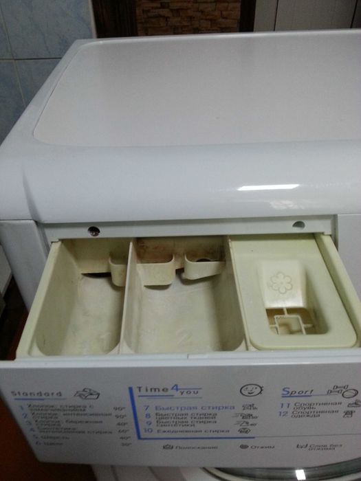Продам стиральную машинку INDESIT 10.
