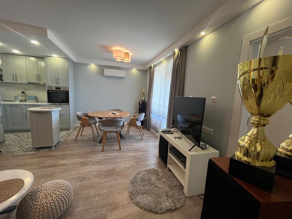 Продава се Тристаен апартамент в Свети Влас - 86 кв.м за 2000 €/кв.м - Снимка #2