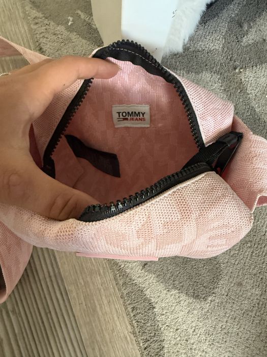 Дамска чанта на Tommy Jeans